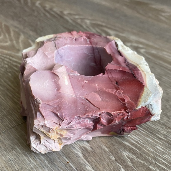 Mookaite Red, Pink and White Stone Tea-light/Candle Holder - Picture 4 of 5